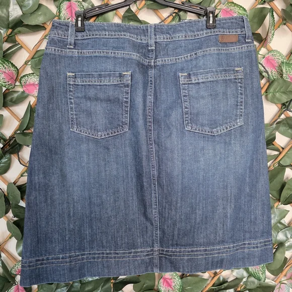49) BODEN Classic Denim Skirt Sz. 12 - Picture 4 of 7